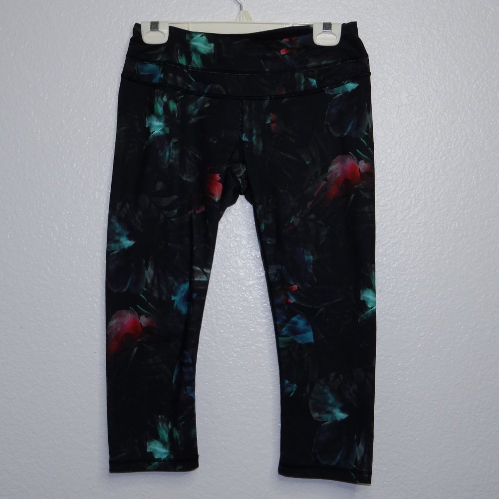 Lucy Studio Hatha Leggings Capri Tropical Print M